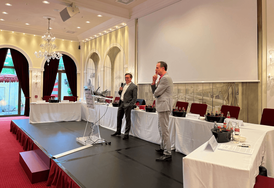 Dr. Markus Klimsch und Dr. Matthias Kilian auf dem Podium, Europa-Park