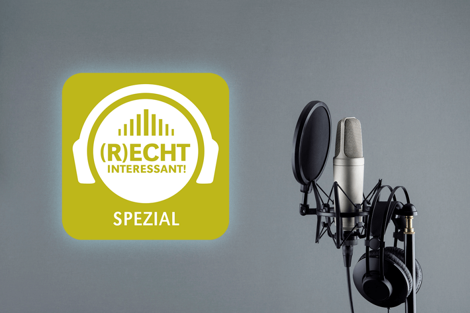 Logo (R)ECHT INTERESSANT-Podcast Spezial mit Podcast-Mikrofon